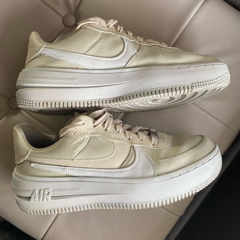 Womens size 9 Air Force 1 Platforms white Authentic